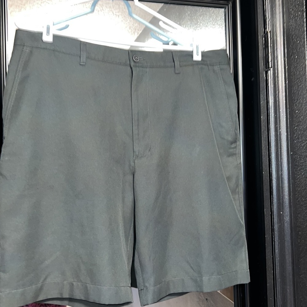 EUC- MENS PGA TOUR DARK GRAY GOLF SHORTS SZ 36